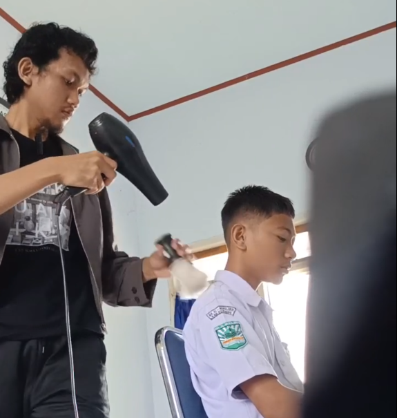 Fresh Look Program: Potong Rambut Gratis